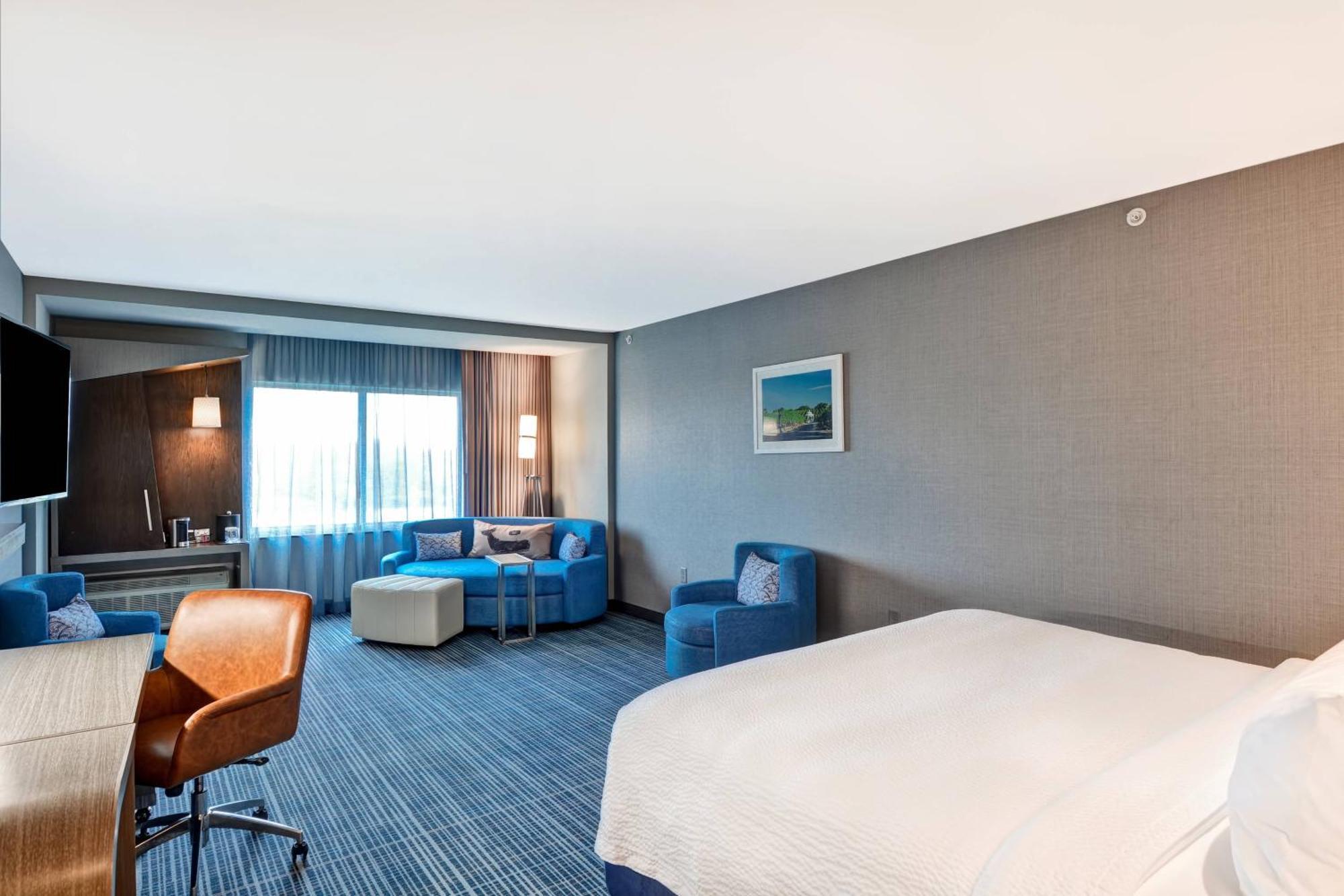 Courtyard By Marriott Long Island Islip/Courthouse Complex Hotel Central Islip Exterior foto