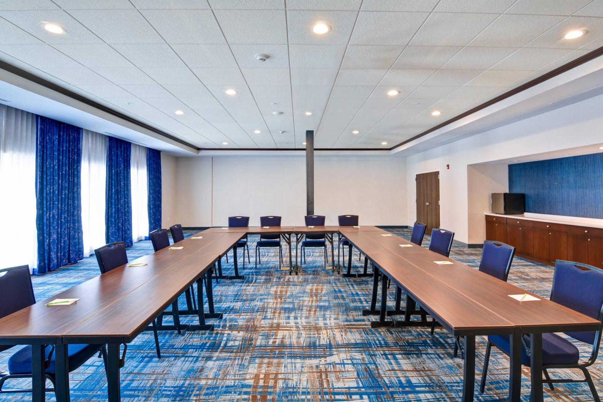Courtyard By Marriott Long Island Islip/Courthouse Complex Hotel Central Islip Exterior foto