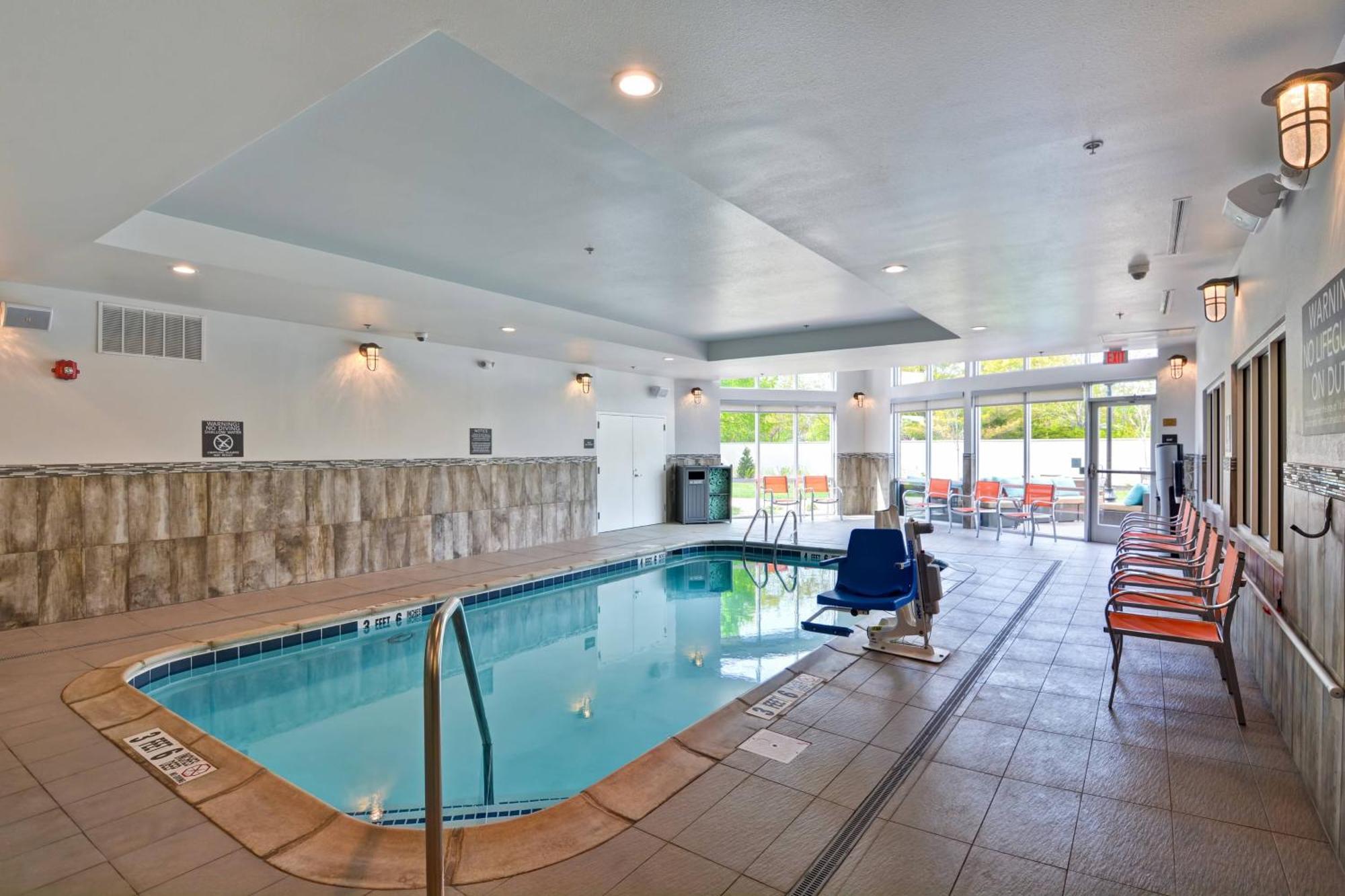 Courtyard By Marriott Long Island Islip/Courthouse Complex Hotel Central Islip Exterior foto