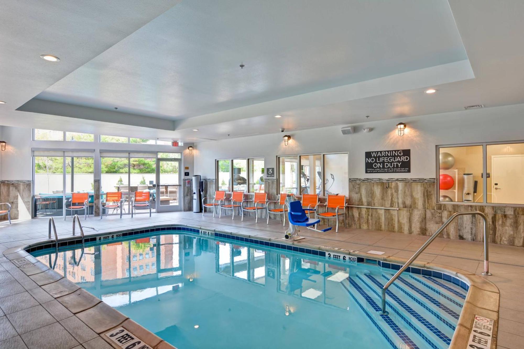 Courtyard By Marriott Long Island Islip/Courthouse Complex Hotel Central Islip Exterior foto